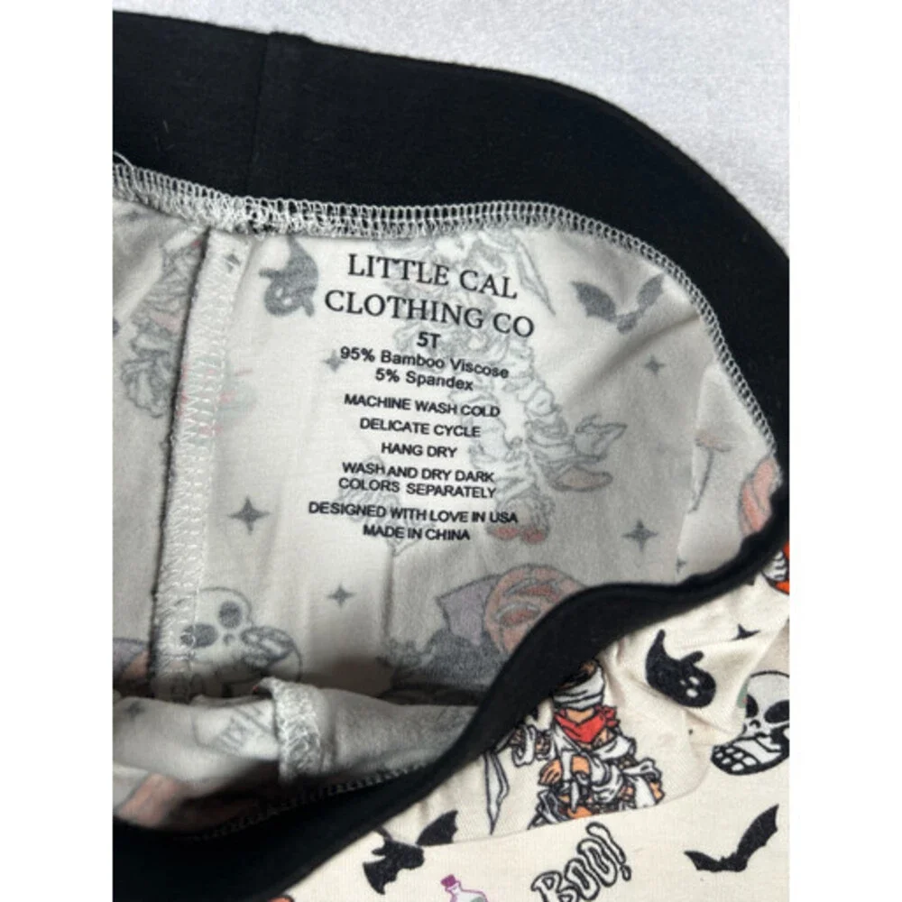 Little Cal Clothing Co Neutral Halloween Bamboo Pajamas (Size 5T)